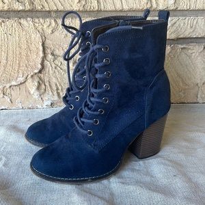 Candie's Lace-Up Ankle Boots Black or Taupe Faux Leather Womens 7-10 NEW $59.99 Candie's Lace-Up Ankle Boots Black or Taupe Faux Leather Womens 7-10 NEW $59.99